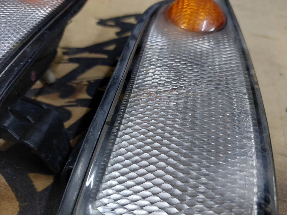 JDM Nissan Cefiro OEM 1988-1994 A31 Corner Lights Indicator Signal - Image 4 of 4