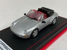 1/43 Minichamps Porsche 911 Carrera 993 in Silver form 1994 Leather base AB1191