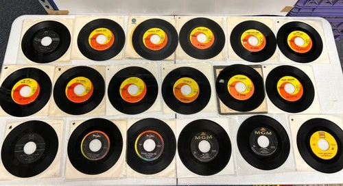 Lot Of 18 Beatles 45 RPM Records! Vee Jay, Swan, Tollie, Capitol, She Loves You