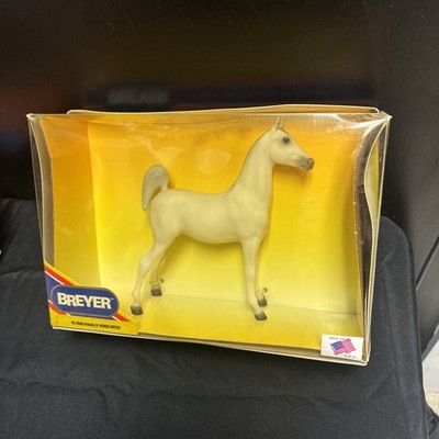 Breyer Trad Saddlebred Weanling #705495 QVC Parade of Breeds