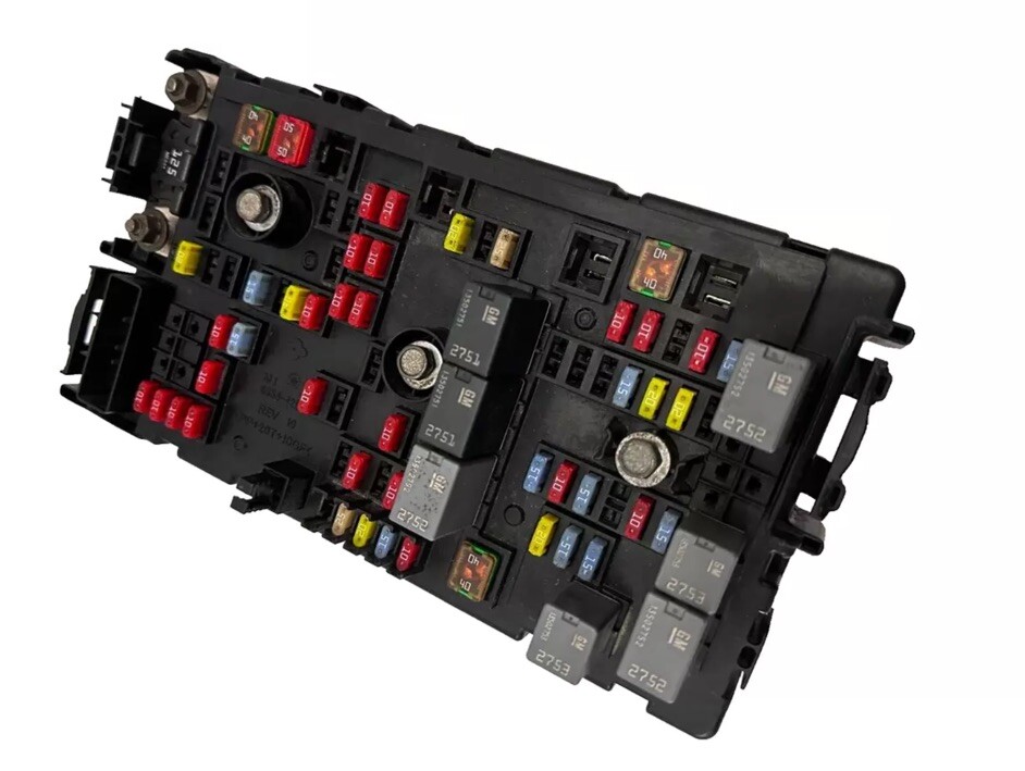 2008-2009 CHEVY EXPRESS VAN 1500 2500 3500 ENGINE FUSE BOX GAS