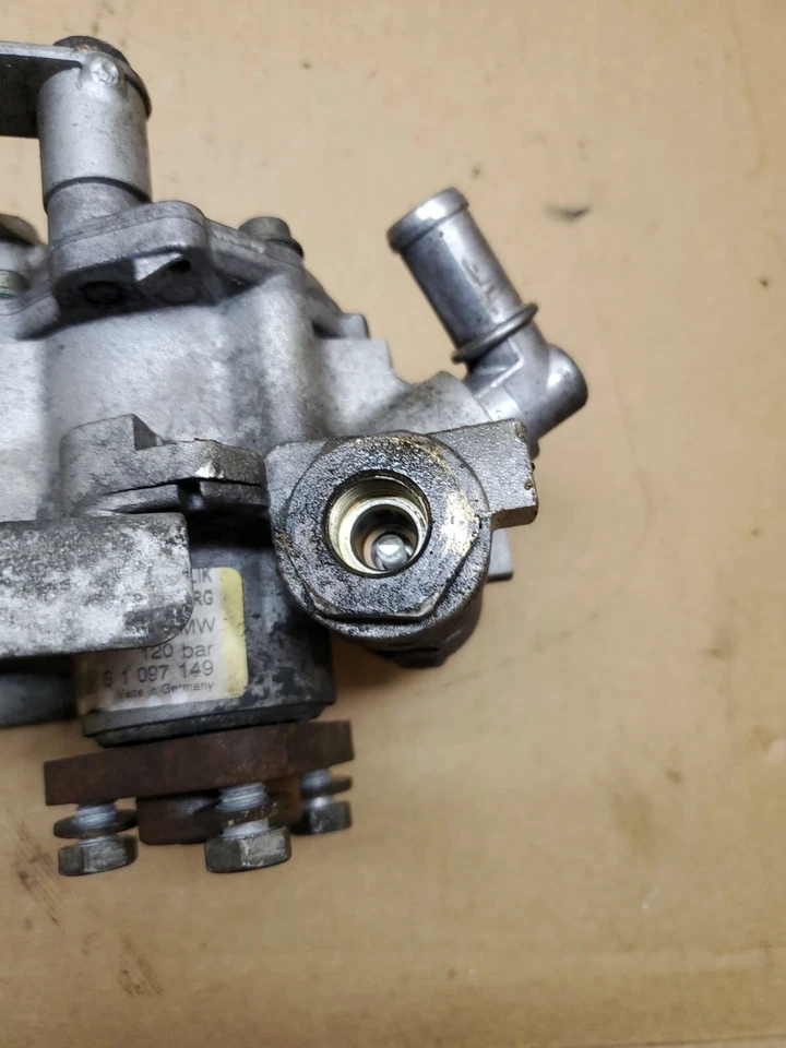 2001-2003 BMW 525I - Power Steering PUMP 1097149 - Image 3 of 4