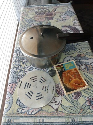 PRESTO STAINLESS STEEL PRESSURE COOKER! VINTAGE!