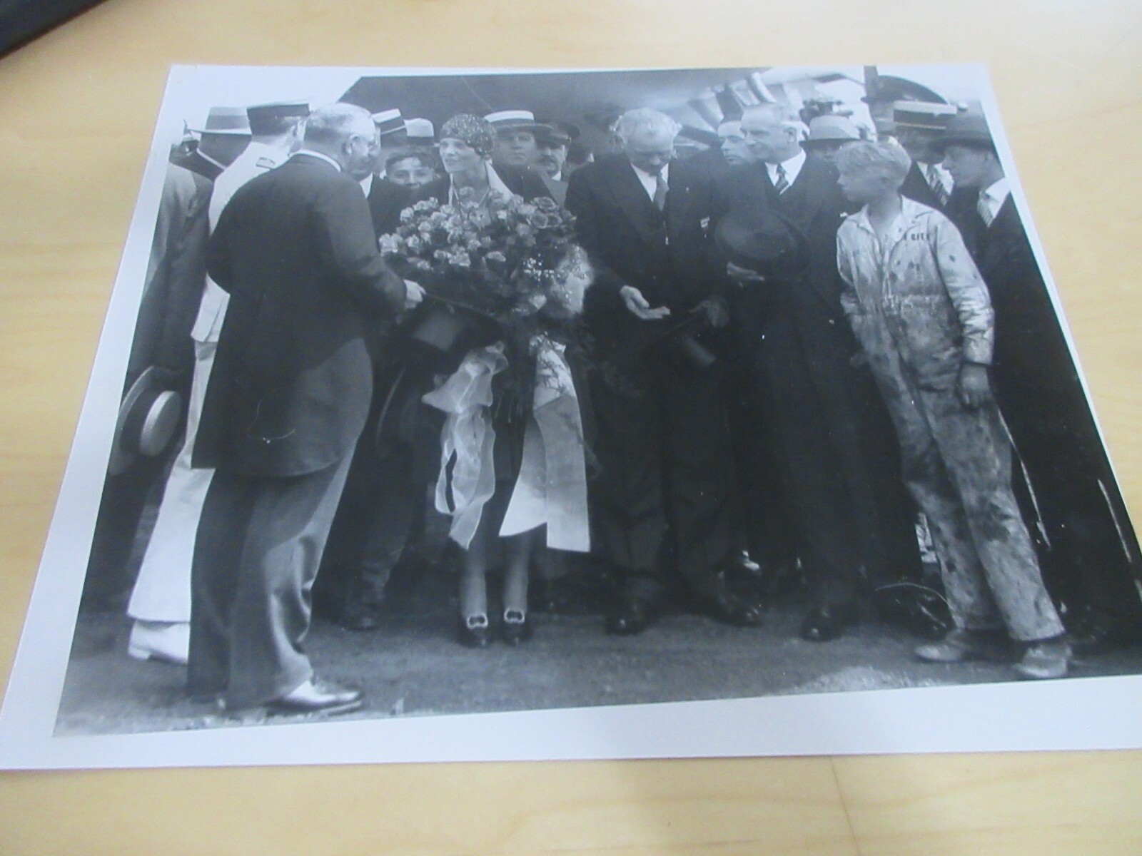 Amelia Earhart 1932 100 本物 Logan Airport Photograph 8x10 Rare Robert St Amelia Earhart 1932 100 本物 Logan Airport Photograph 8x10 Rare Robert St