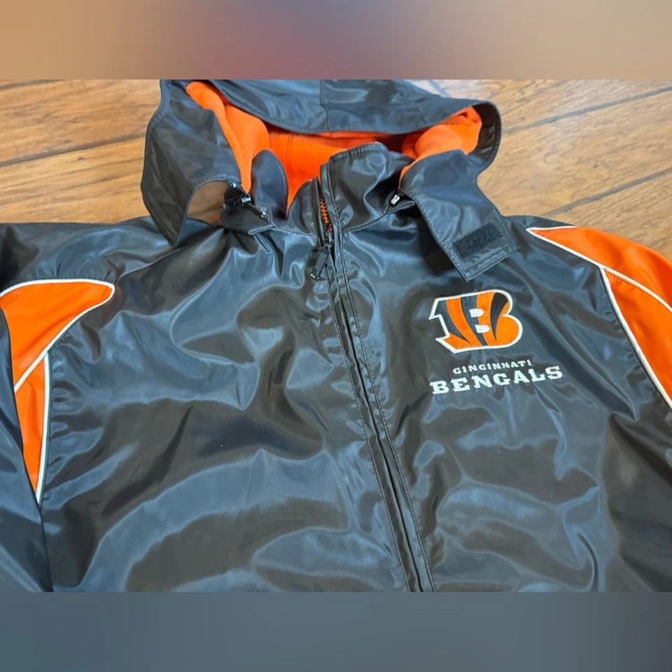 Cincinnati Bengals Coat mens XL black orange NFL full zip lined filled puffer - Image 2 of 4