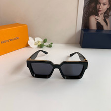 Louis Vuitton 96006 Black Frame, Gray Lens Sunglasses 56 17-145