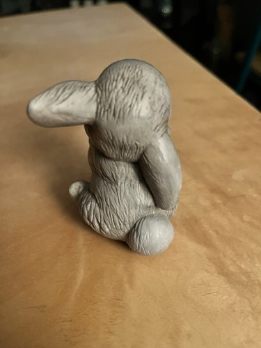 Vintage 3 Zoll Harz Kaninchen Figur große Augen grau Hase Waldtier Miniatur  - Bild 4 von 9