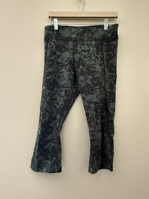 The North Face Women s Cropped Green & Black Leggings | Sz. M