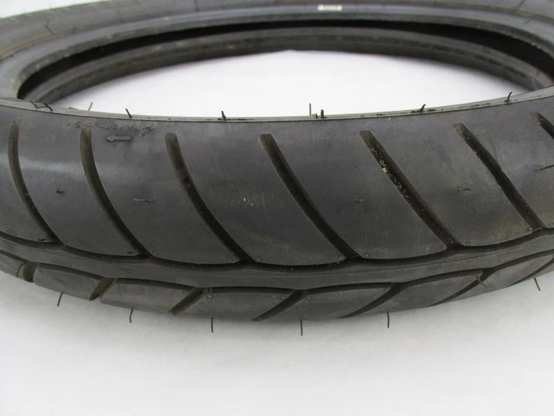 Neumático de motocicleta Michelin Macadam 3,25X19 54H sin usar Foto 2 de 4