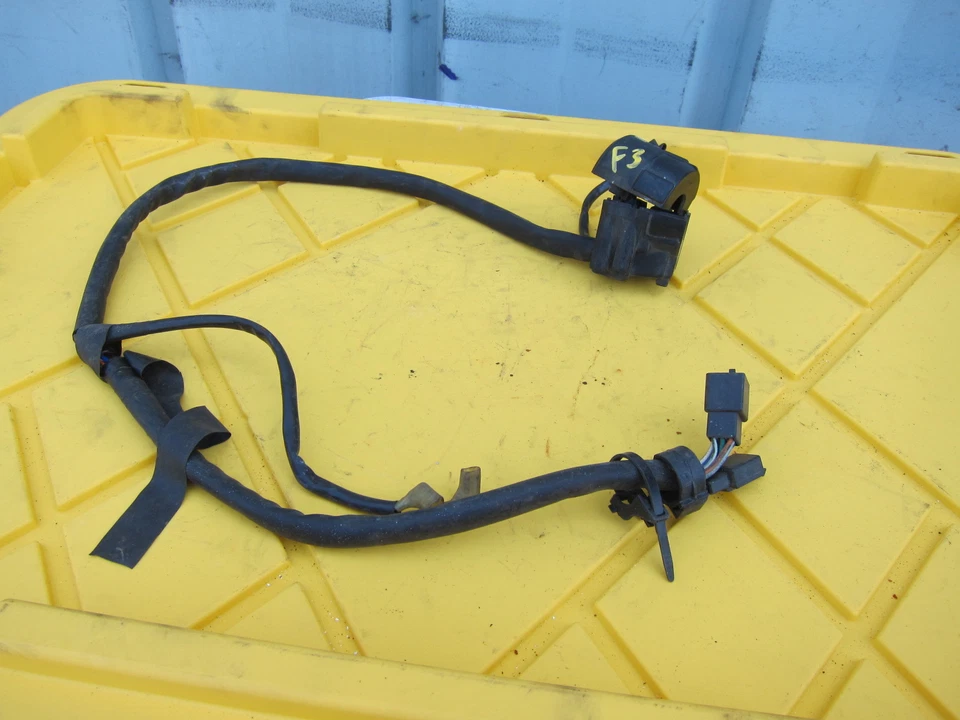 1996 Honda CBR 600 F3 OEM CLIPE ESQUERDO NA ALÇA INTERRUPTORES DE GIRO - Imagem 4 de 4