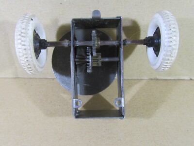 Moteur Simca Trianon 1:18 Par Gégé France - Vintage - Vis Et écrous D'origine