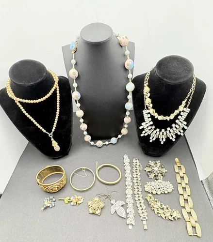 Lot of Vintage Antique Fashion Estate Costume Jewelry Wear Repair - LOOK!