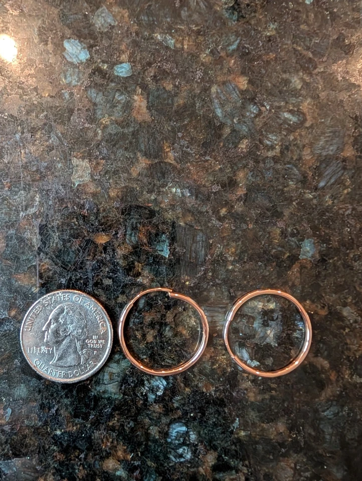 14k Solid Rose Gold Small Hoop Earrings - Lightweight 0.8 Grams. - Image 2 of 4