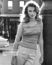 ACTRESS LEE REMICK - 8X10 PUBLICITY PHOTO (CC-498) ACTRESS LEE REMICK - 8X10 PUBLICITY PHOTO (CC-498)