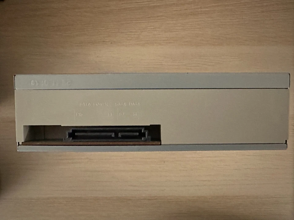 Lite-On 24X SATA Internal DVD+/-RW Drive Optical Drive IHAS124-04 (Black) - Image 3 of 3