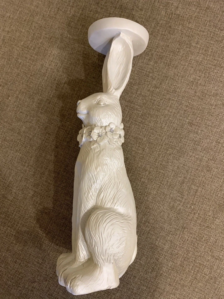 Candelabro Pilar Conejo de Pascua Joyado 16" Alto Colección Valerie Parr Hill Foto 2 de 4