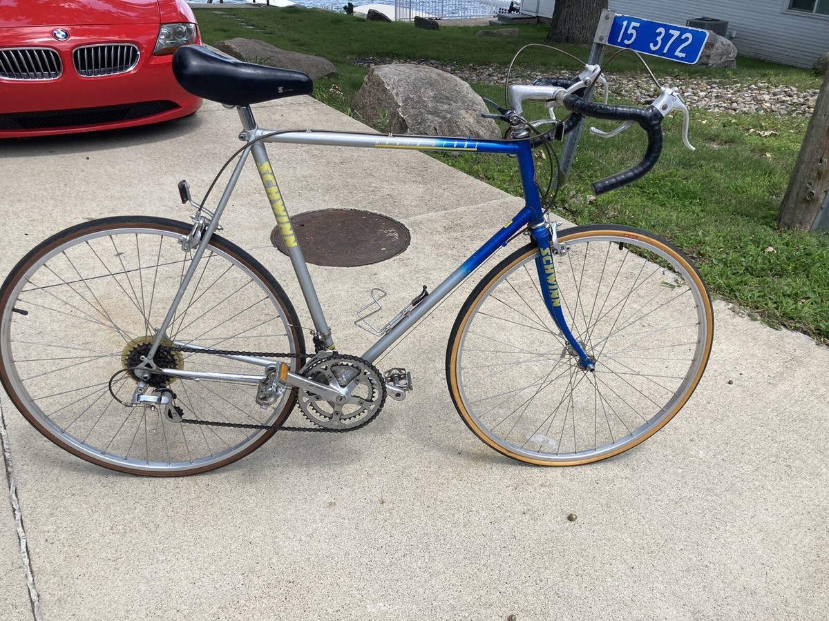 VERY CLEAN ALL ORIGINAL Schwinn World Sport Road Bike VERY CLEAN ALL ORIGINAL Schwinn World Sport Road Bike