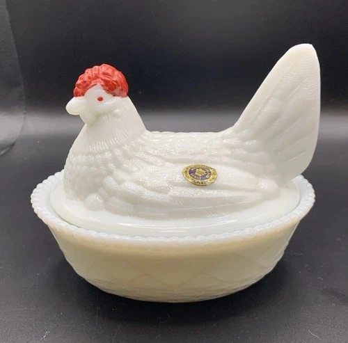 Vtg Westmoreland Milk Glass Hen On Nest Split Tail Candy Dish 5.5”
