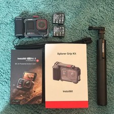 Insta360 Ace Pro 2 Dual Battery Kit + Tripod