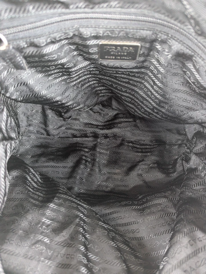 Auténtico Bolso de Hombro PRADA Triángulo Logo Placa Acolchado Bicolor Bolso de Mano Foto 4 de 4