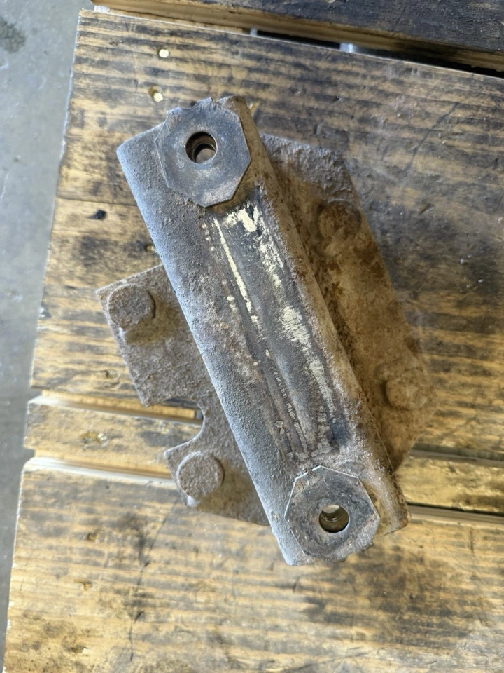 99-07 Ford F250 F350 Rear Driveshaft Carrier Bearing Bracket Mount - Image 3 of 4