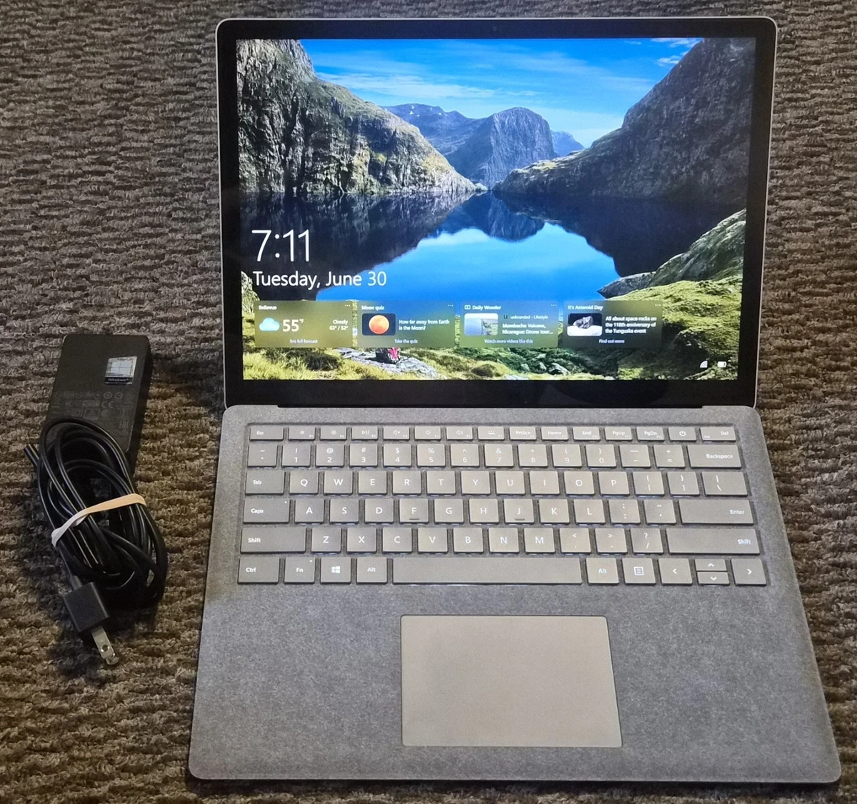Microsoft Surface Laptop Intel Core i7 7th Gen. PC Laptops