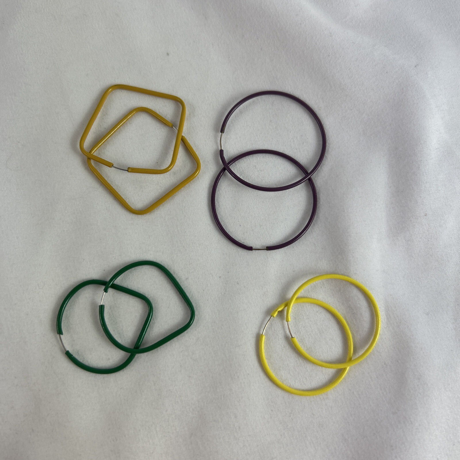 Mustard square green spade yellow purple circle hoop earrings 4-pair set-image