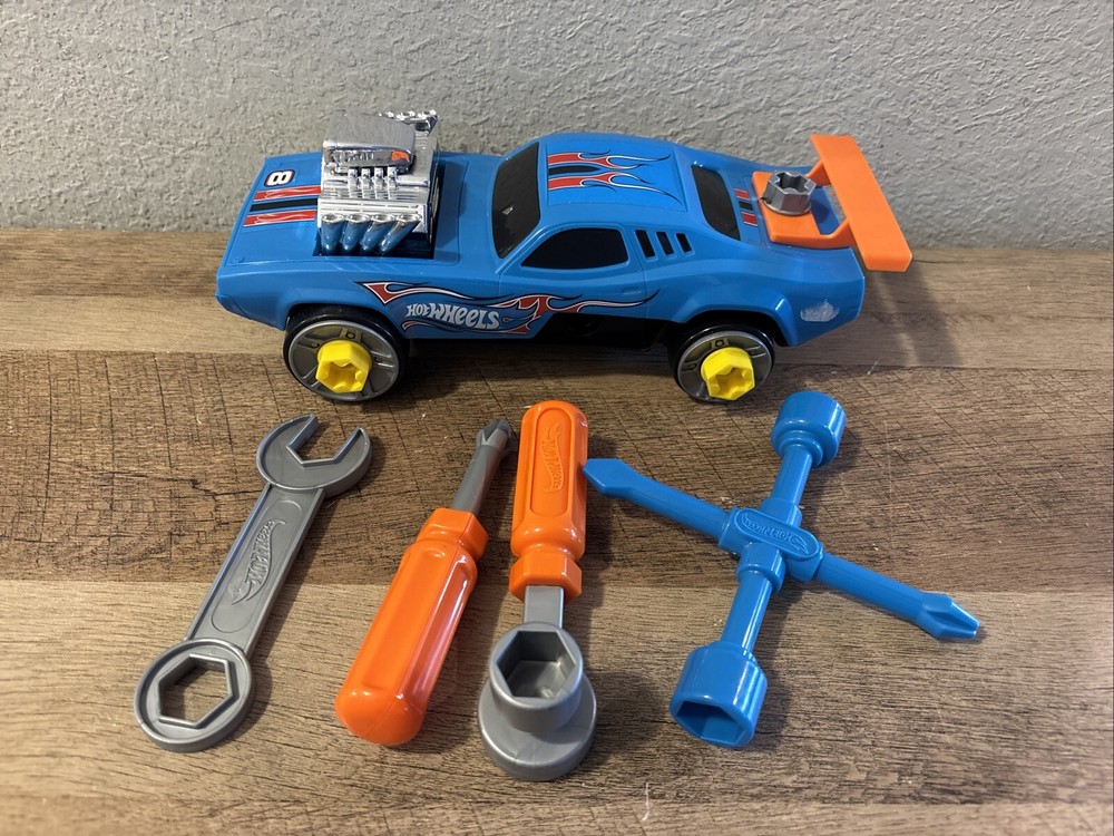 Hot Wheels Roger Dodger Race Car Builder Set Mattel 2019
