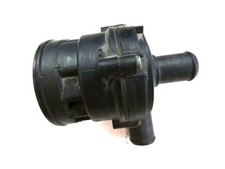 Pompe à eau Mercedes 320