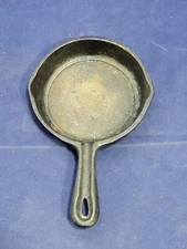 Vintage Cast Iron Mini Small Skillet Or Spoon Rest Or Wall Decorative 
