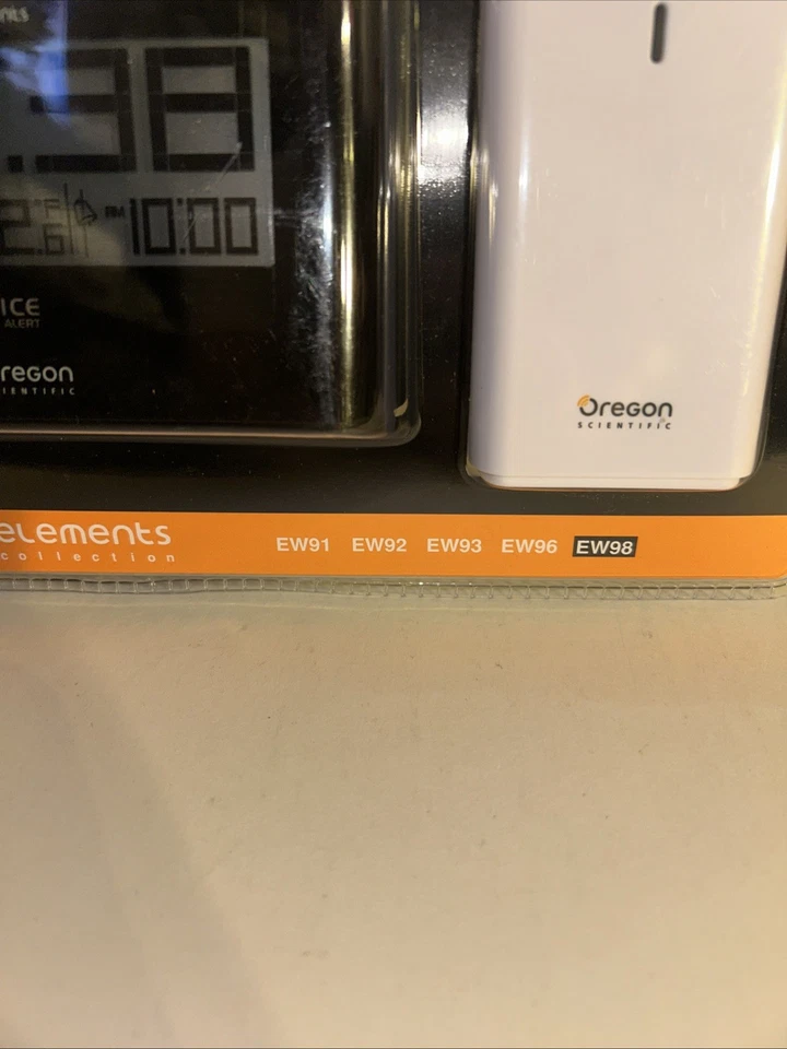 Oregon Scientific Self Setting Atomic Projection Clock With Weather/Ice EW 98 - Image 4 of 4