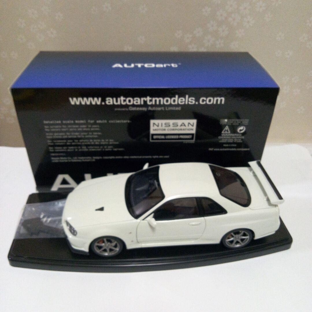 1/18 AUTOart Nissan Skyline GTR R34 V Spec II White Pearl w 1/18 AUTOart Nissan Skyline GTR R34 V Spec II White Pearl w