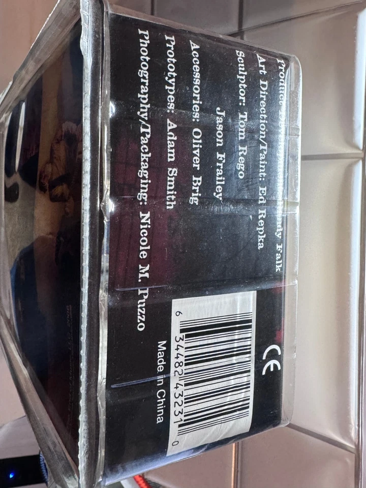 Figura de acción NECA Kurt Cobain 7"" con guitarra huele a Teen Spirit Curt nueva en caja Foto 3 de 3