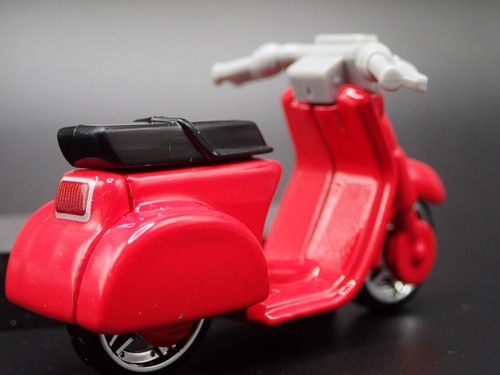 Deadpool Scooter MOTORCYCLE Marvel Rojo 1:64 Escala Colección Modelo Fundido De - Imagen 6 de 7