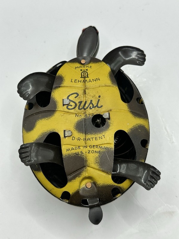 Vintage Lehmann Susi Tin Turtle Toy D.R. Patent Made In Germany U.S. Zone WindUp