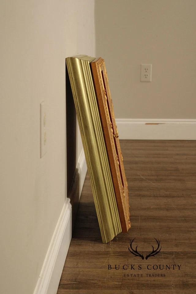 Vitrina colgante italiana con marco dorado Foto 3 de 4