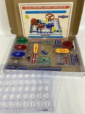 ELENCO Snap Circuits Jr. 100 Experiments Electronics Discovery Kit 95 % Complete