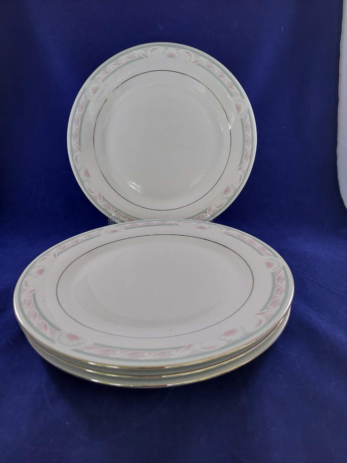 CROWN MING FINE CHINA COQUILLE JIAN SHIANG 4 DINNER PLATES 10 1/2