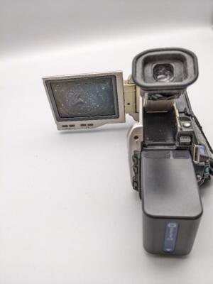 SONY DCR-TRV10 Handycam Digital Video Camera MiniDV Camcorder