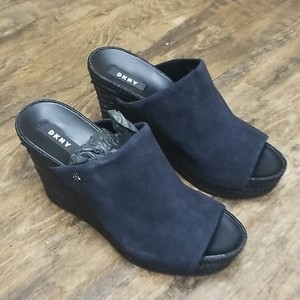 dkny eari wedge sandals