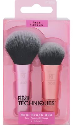Real Techniques  Mini Brush Duo for foundation+brush