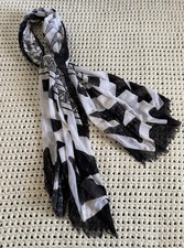 prAna Women  s Geometric Black/White Wrap Serong Scarf Vacation Resort Beachy
