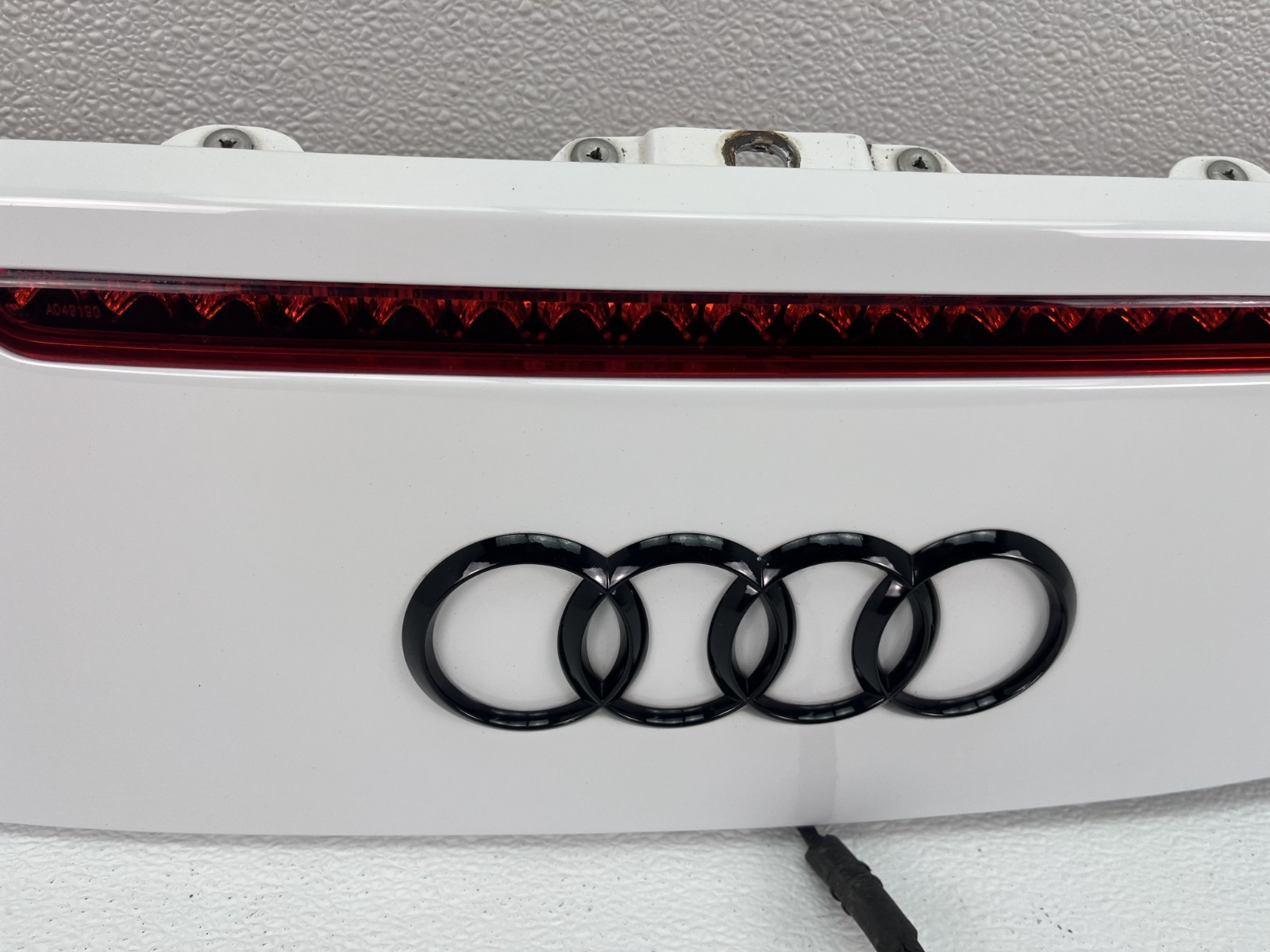 2011 2012 2013 2014 2015 AUDI R8 SPYDER REAR UPPER PANEL COVER W/CAMERA OEM