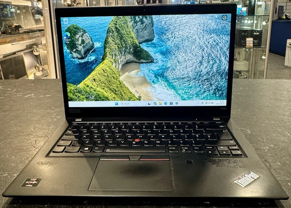 Lenovo ThinkPad T495s · Ryzen 5 PRO 3500U · 8GB · 256GB, photo 1 of 5