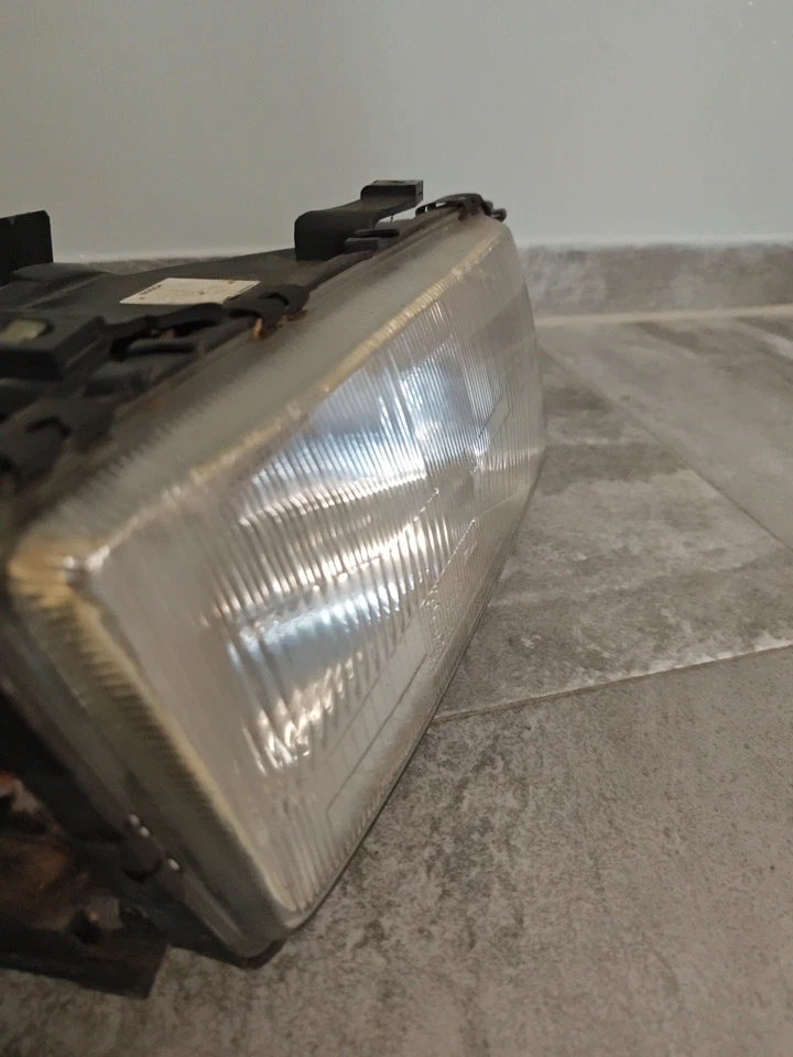 Audi 80 Scheinwerfer vorne rechts 1305235117 - Bild 2 von 4