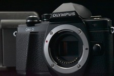  US Duty Paid Olympus OM-D E-M10 Mark II 16.1MP Digital Camera Black 9117