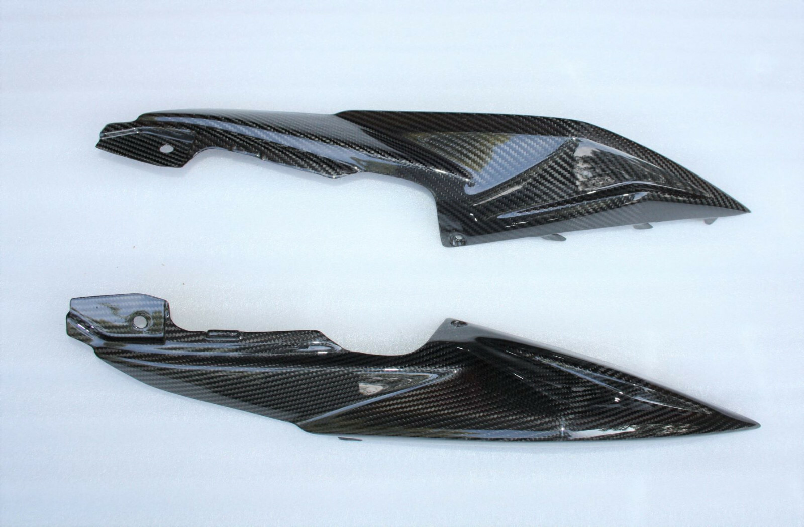 Flancs de coque arrière Suzuki GSX-S 750 carbone pour balades et pistes