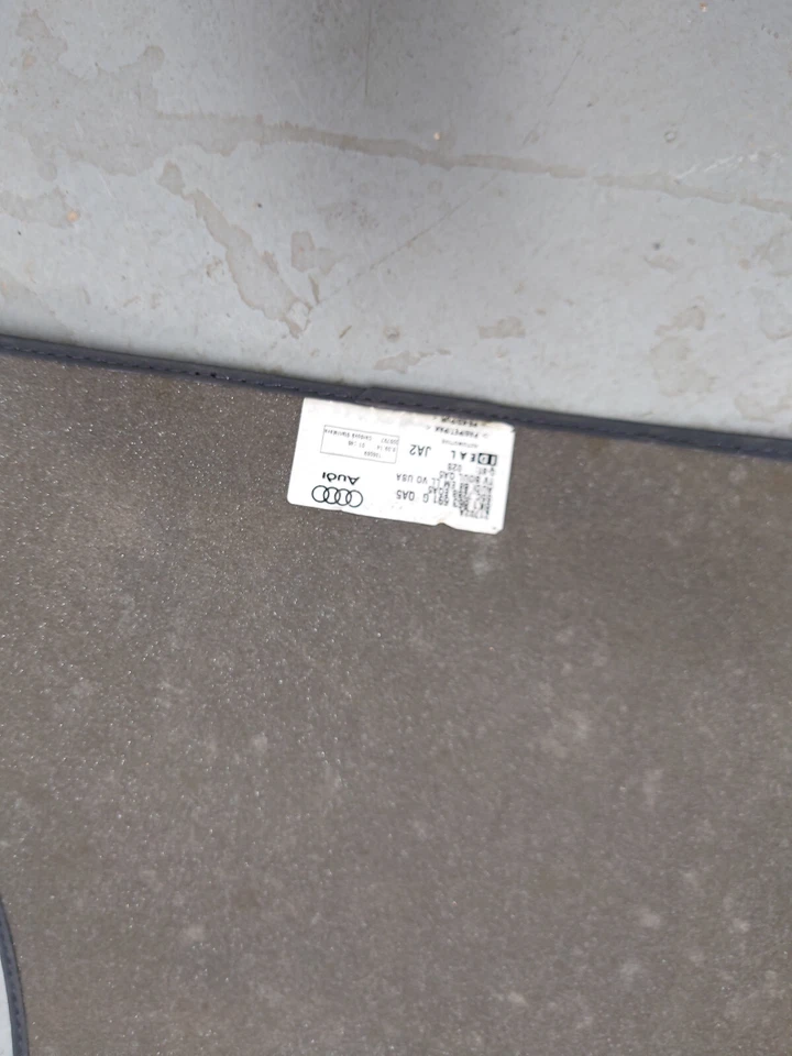 ✅ OEM Audi A4 Allroad 2013 - 2016 floor mats (used for 2 weeks only) - Image 4 of 4