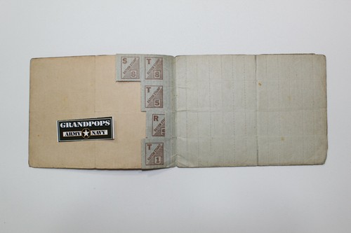 EE. UU. SEGUNDA GUERRA MUNDIAL LIBRO DE RACIONAMIENTO FRONTAL PARA EL HOGAR N.O 3 CONJUNTO FAMILIAR CON FECHA 1943 FIRMADO CON ALGUNOS SELLOS - Imagen 3 de 10