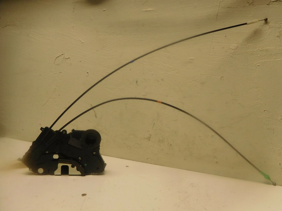 Fechadura manual direita Toyota Yaris 2008-2013 2 portas - Imagem 3 de 4